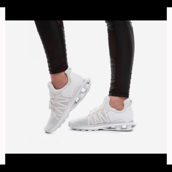 nike gravity shox white